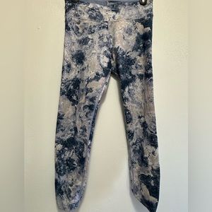 Women’s CALVIN KLEIN PERFORMANCE leggings size Medium